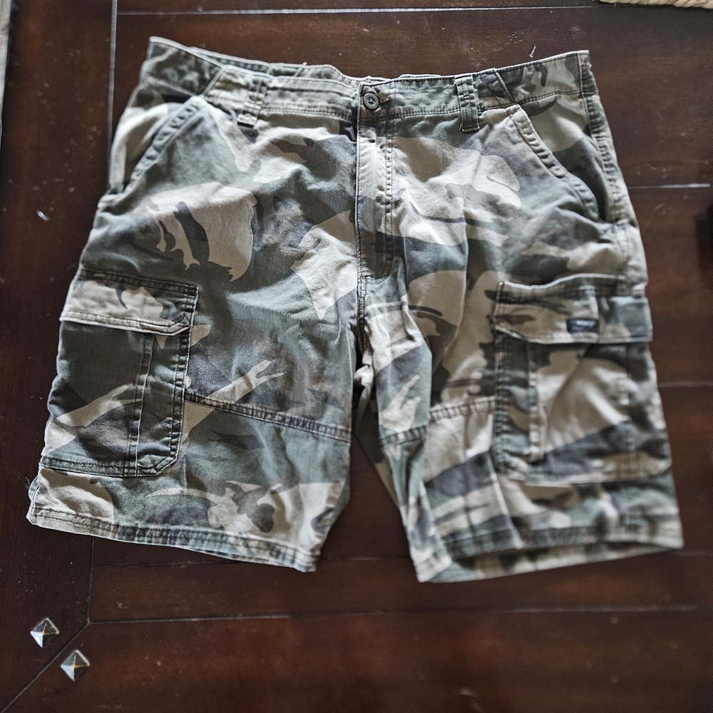 Wrangler Green Camouflage Cargo Shorts